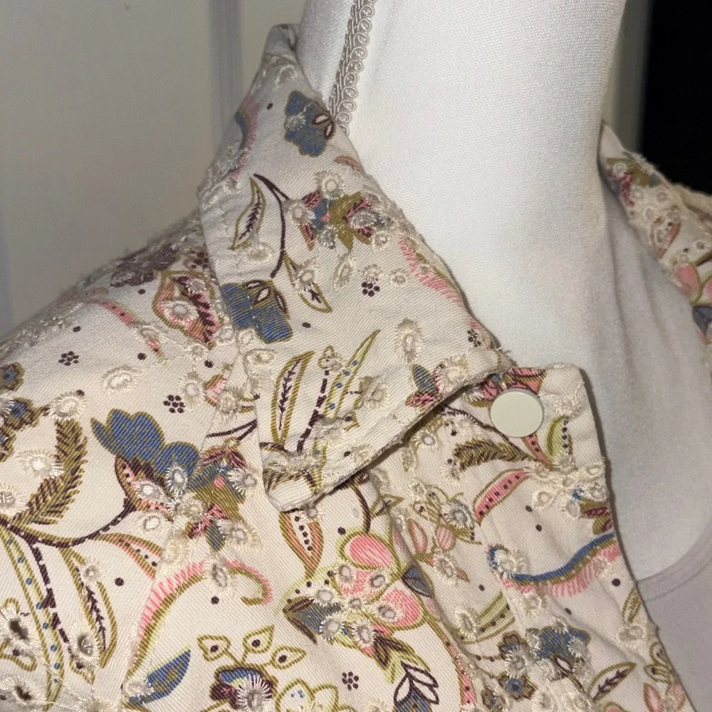 Anthropology Solitaire Eyelet Floral Cream Oversized Denim Jacket - Picture 6 of 12